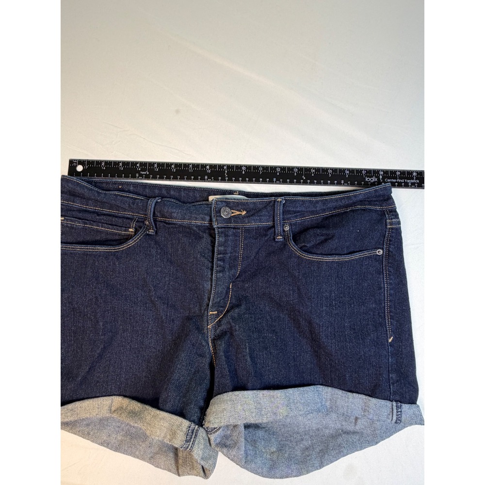 Levis Womens Dark Wash Cuffed Denim Shorts Indigo Stretch Size 33 size 16 - Picture 6 of 9
